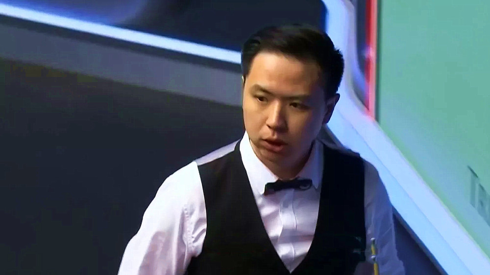 在場上屢建 在場上屢建